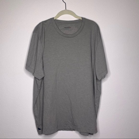 UNTUCKit Other - UNTUCKit Grey Shirt